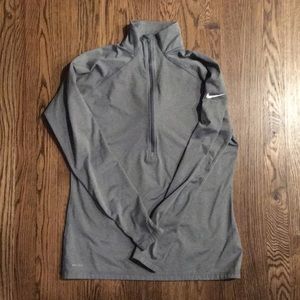 Women’s Nike 1/4 zip dri fit pullover! Size XL